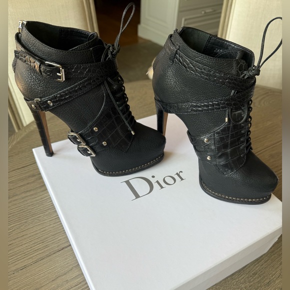 Dior woman's platform heeled bootie. - Picture 1 of 11